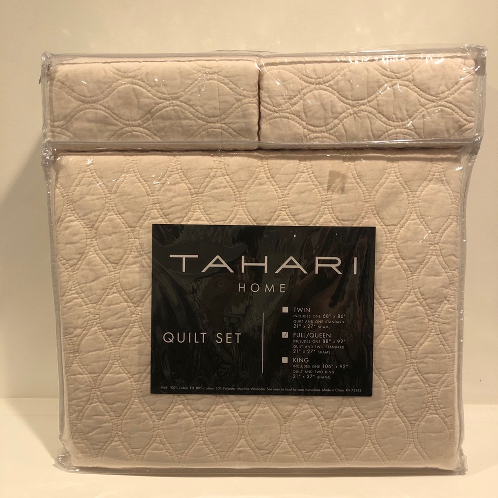TAHARI Pearl Home Full/Queen Quilt Set NWT